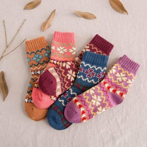 5 Pairs/Lot New Style Lady’s Classics Four Leaf Clover Heart Pattern Socks High-Quality Autumn Winter Casual Comfortable Socks