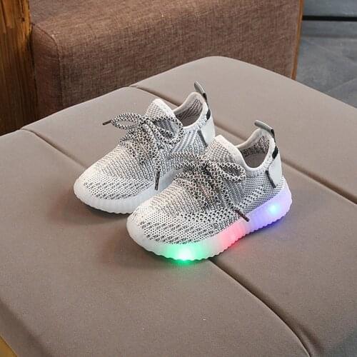 2020 Children Shoes 3 Colors Baby Boys Shoes Mesh Led Light Girls Shoes Luminous Running Sport Children Sneaker Shoes Breathable
