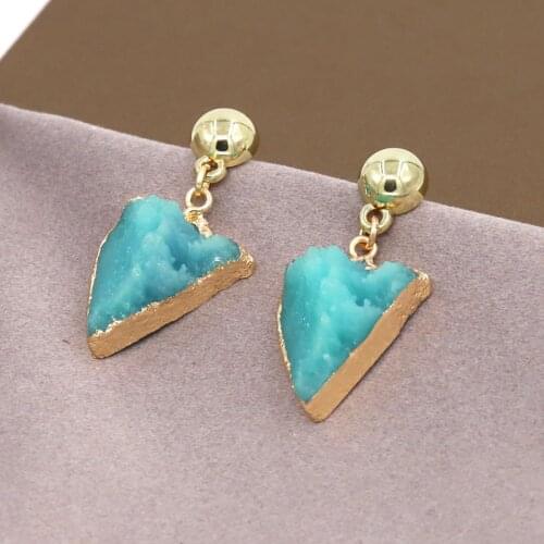 VONNOR Boho Jewelry Woman Earrings Green Resin Triangle Pendant Earrings Accessories for Girls