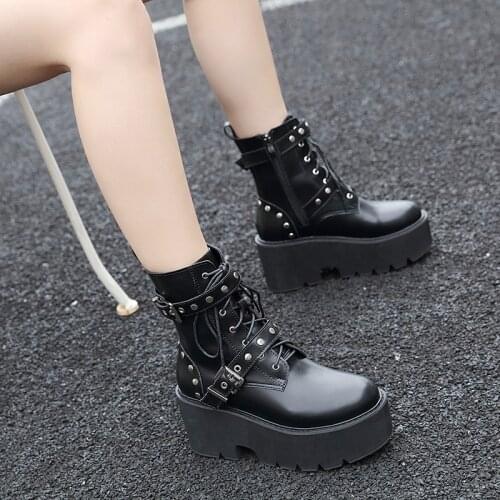 Women Rivet Boots Platform Ankle Boots Black Leather Gothic Punk Buckle Strap Boots Women Mid Heels Moto Boots LJB176