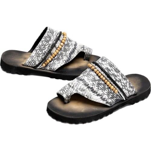 The new snake-pattern sandal slipper trend south Korean version personality mans shoe versatile beach shoe clip toe non-slip