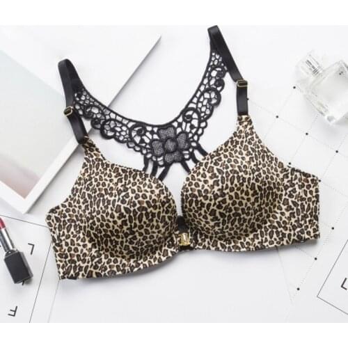 Lady Wire Free Bra Solid Three Quarters One-Piece Padded Push Up Bra Front Closure Non-Convertible Straps