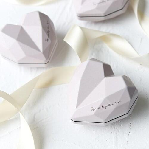 Metal Candy Boxes Creative Love Heart Pattern Wedding Gift Cases Event Party Supplies Favors And Gifts Storage Box Cases Supply