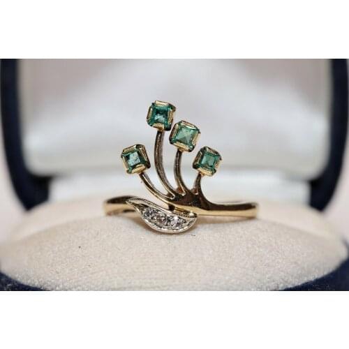 OLD ORIGINAL RUSSIAN 18K GOLD NATURAL DIAMOND AND EMERALD DECORATED AMAZING RING