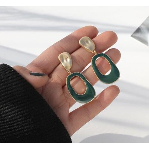 2020 Korean New Design Geometric Clip on Earrings Matte Gold Irregular Enamel No Ear Hole Clips for Women Elegant Pendientes