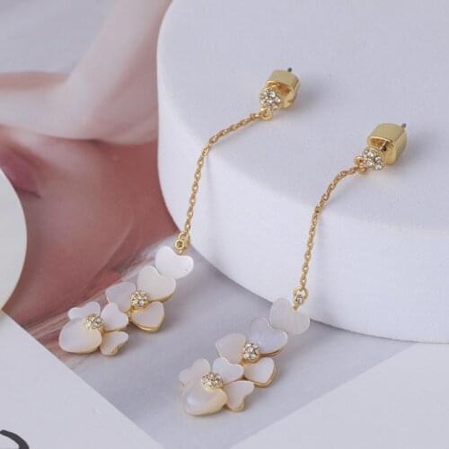 Simple and fresh shell flower chain long earrings