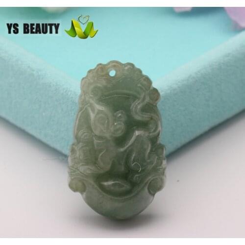 Hand-carved Burmese jade zodiac pendant The Chinese ethnic style jade pendant symbolizes happiness, peace and good luck