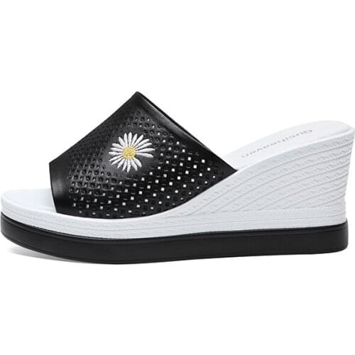 Open-toe wedge slippers, daisy decorative solid color flip flops, waterproof platform womens shoes
