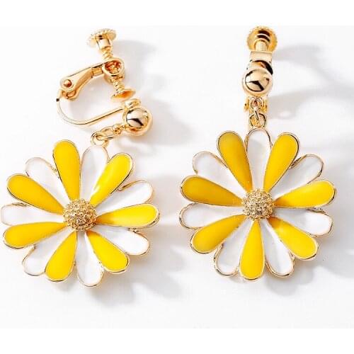 11.11 Sale New Korean Style Yellow Flower Design Screw Clip On Earrings For Girls Party Jewelry Fashion Non Pierced Earings Gift