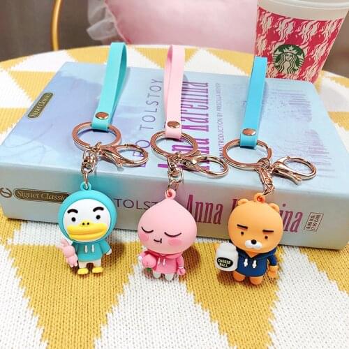 Creative Cute Bear Peach Keychain Cartoon PVC Soft Glue Anime Fart Peach Jun Doll Pendant KeyRing for Women Girl Bag Accessories