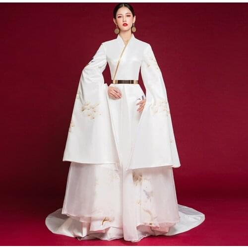 Long Sleeves Guzheng Hanfu White Embroidery Cheongsam Fashion Show Traing Dress Woman Chinese Evening Dresses Qipao Oriental