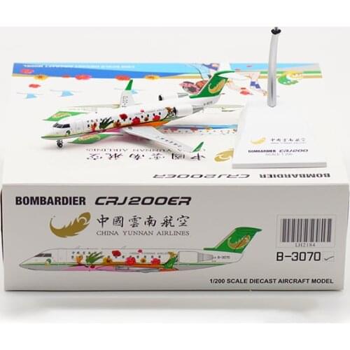 Diecast 1:200 Scale Bombardier CRJ-200ER B-3070 Yunnan Airlines Airplane Aircraft Alloy Model with Base Landing Gear Toys Gift