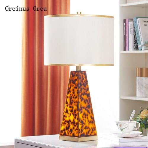 Luxurious and creative leopard desk lamp living room study bedroom bedside lamp post modern new art glass desk lamp