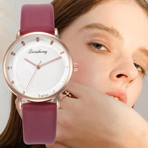 Zegarek Damski Casual Leisure Fashionable Women Watches Simple Small Dial Watch Round Dial Leather Band Quartz Wrist Watch Gift