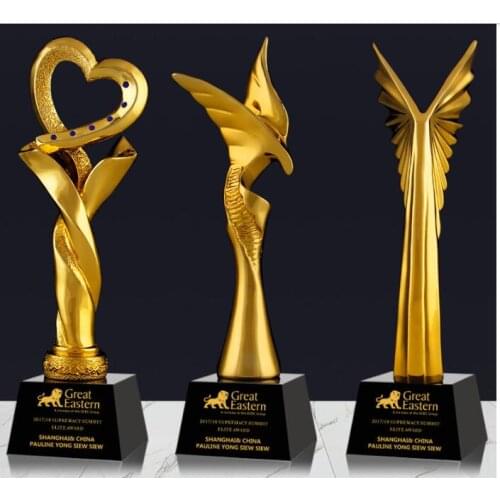 Ambassador of Love Eagle Flying celebration Life card Gold-plated Resin small decoration trophy crafts Free engraving World Cup
