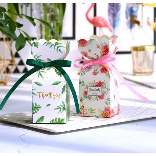 Christmas Candy Boxes paper bag Gift Box with Ribbon Wedding Favors Decoration Baby Shower Girl Boy Birthday Party Supplies