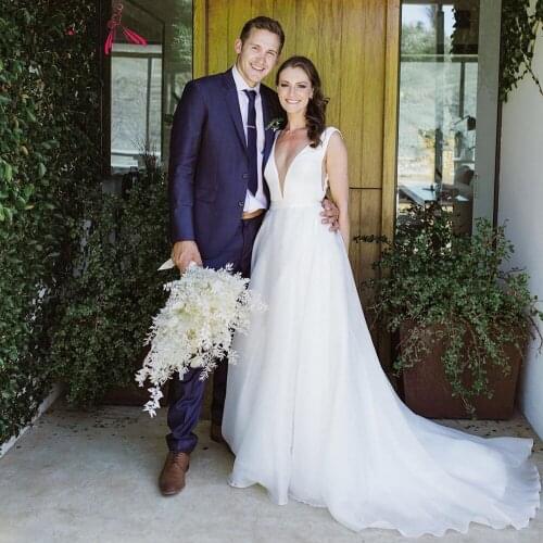 Simple A line deep v-neck satin vestidos Tank backless white dress for bride 2020 Sweep train robe de soirée de maria plus size