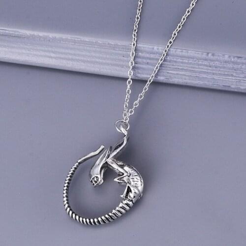 Alien V Predator Covenant Necklace Alien Xenomorph Queen Prometheus Vintage Antique Silver Color Pendant Men Women Wholesale