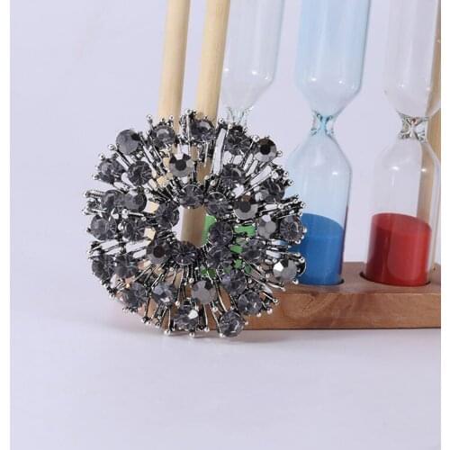 Beadsland Alloy Inlaid Rhinestone Brooch Design Fashionable High-end Clothing Accessories Pin Woman Gift MM-931