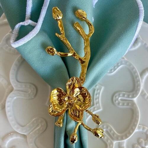 4 PCS Plum Blossom Metal Napkin Ring ,Creative Rose Gold Color Napkin Buckle , for Home Dinning Room Hotel Table New Decor