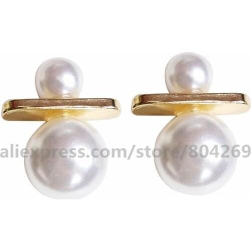 New Fashion Ladies Pearl Ear Studs Wholesale Alloy Plated Ladies Fashion Jewelry High Quality Elegant Women Dress Accessories