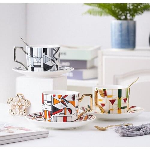Golden Handle Bone China Coffee Cup Mugs and Saucer Ceramic Coffee Set Personality Creative Restaurant British with Spoon Cups