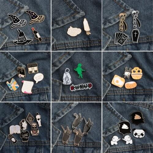 2~7Pcs/Set Witchs Hat Skull Cross Brain Alien Book Flower Panda Cats Brooch Pins Vintage Brooches For Women Jewelry Enamel Pin