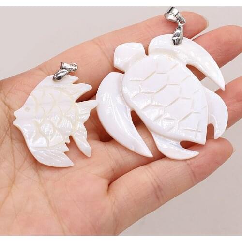 Natural Shell Brooch Pin With Hand-Carved Lifelik Lovely Animal-Shaped Brooch for Unisex Banquet Causal Brooch Pins Gift