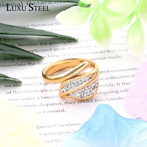 LUXUSTEEL Exquisite Design Stainless Steel Cubic Zirconia Shiny Love Leaf Finger Rings Gold Color Engagement Rings anillos