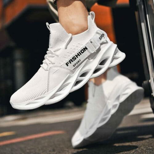 Slip-on Sports Shoes Man Big Size White Sneakers Low Top Running Shoes Breathable Mesh Sport Shoe for Man Blade Trainers 2020 I6
