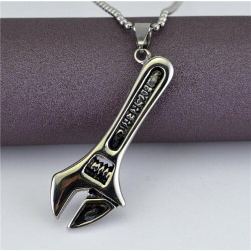 Retro Exaggerated Wrench Pendant Personality Mens Stainless Steel Wrench Necklace Fashion Mens Motorcycle Party Jewelry Gifts