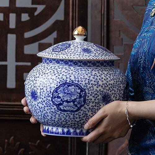 Blue Lotus Ceramic Storage Jar Antique Blue and White Porcelain Tea Caddy Household Large-capacity Candy Coffee Bean Sealed Jar