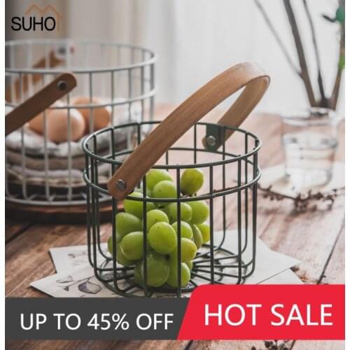 Hot Chicken Wire Egg Fruit Storage Baskets Rust Gathering Baskets with Wooden Handle Country Vintage Style Home Storage Basket