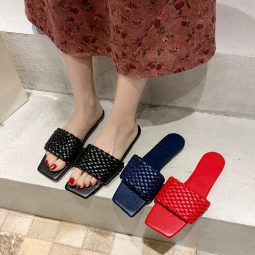 Casual Temperament Braided Soft Leather Cross Strap Open-toed Flat Slippers Wear Vacation Beach Sandals Flip Flops Women Shoes