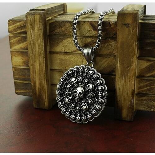 New Gothic Skull Ghost Head Pendant Necklace Punk Stainless Steel Round Skull Necklace For Men Hip Hop Fashion Jewelry Gift