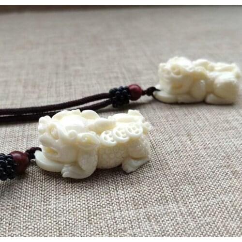 Chinese mascot Pixiu pendant Miniature decorative figurines， Handmade sculpture of modern art Cute gift pendant