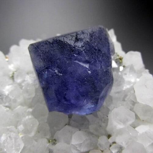 164g Vivid Blue Fluorite on Quartz Matrix - crystals and stones healing Mineral specimen Home Decor feng shui decoration