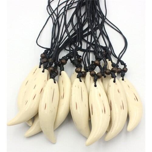 COOL 12PCS Big White Acrylic Tooth Fangs Fake Wolf Teeth Charms Pendants Necklace for Men Women Surfer Amulet Jewelry XL96