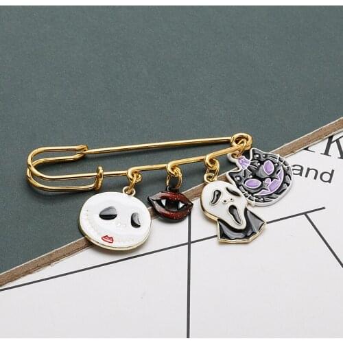 Fun Horror Theme Halloween Gifts Brooch Buckle Girls Ladies Safety Pins Men And Children Bags Clothes Decorations Trinkets