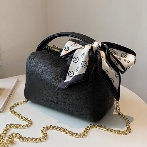 Women Simple Small Chain Crossbody Bags Casual Square Handbags Female Trending Leather Messenger Bag Elegant Retro Shoulder Bags