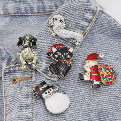 DoreenBeads Fashion Pin Brooches Charms Christmas Santa Claus Gold White & Red Multicolor Rhinestone Creative Accessories, 1 PC