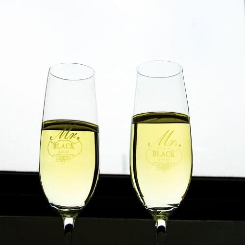 Personalized Engraved WEDDING GIFT FOR THE GROOM AND BRIDE Wine Glass with Any text, Handmade Custom Wine Glass with Stem