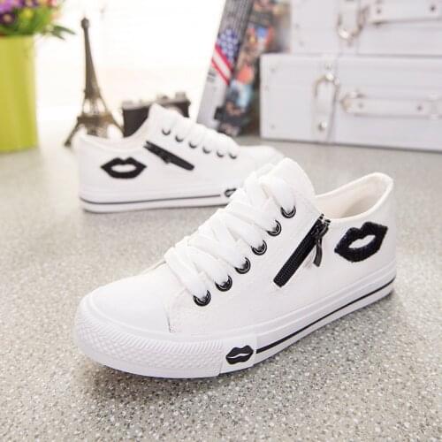 Canvas Shoes For Women Female Lounge Belt Red Lip Side Zipper Breathable Women Shoes Light Weight Flat Skateboarding Shoes