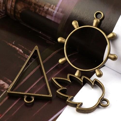 Vintage Steering Wheel,Leaf Antique Bronze Metal Hollow Frame Connector Charms Pendant DIY Jewelry Findings Accessories