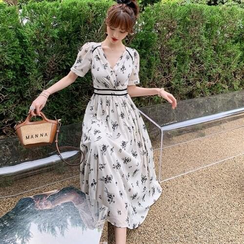 Fashion Summer French Romantic Vintage Short Sleeve Midi Party Dress Ladies Robe Elegant Casual V-Neck Floral Print Beach Dress