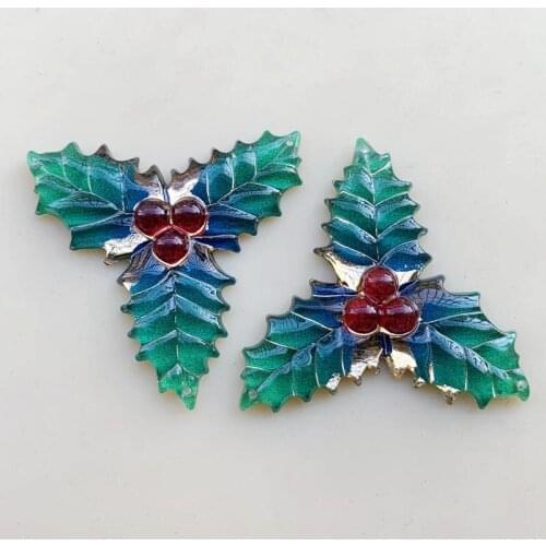 16pcs/lot 40x41mm resin acrylic 3-hole Christmas leaf style decorative crafts flat-backed clothes decorative scrapbook