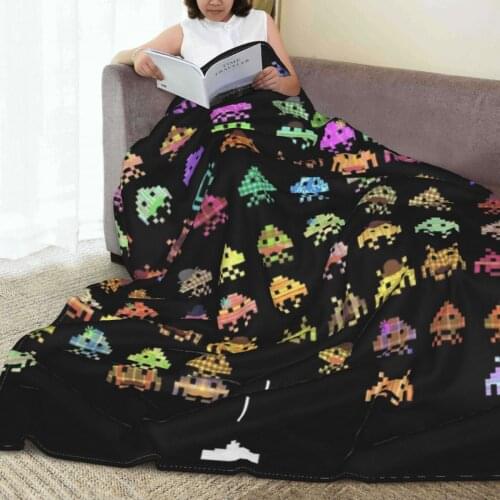 Portable warm flannel Retro Game blanket Vintage 80s blankets for airplane travel Bedspread Wrap