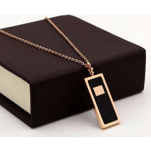 Fashion Brand Love Black Shell Square Perfume Bottle Pendant Necklace Sweater Chain Rose Color Stainless Steel Women Gift