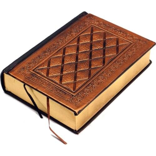 1pcs Brand New Retro Vintage Journal Diary Notebook Leather Blank Hard Cover Sketchbook Paper Travel Journal Blank Writing Paper