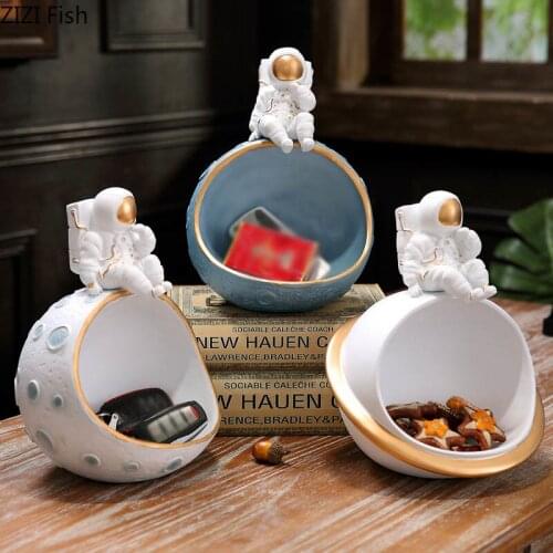 Creative Resin Round Astronaut Key Storage Box Living Room Coffee Table Decoration Candy Snack Fruit Tray Storage Box Home Decor
